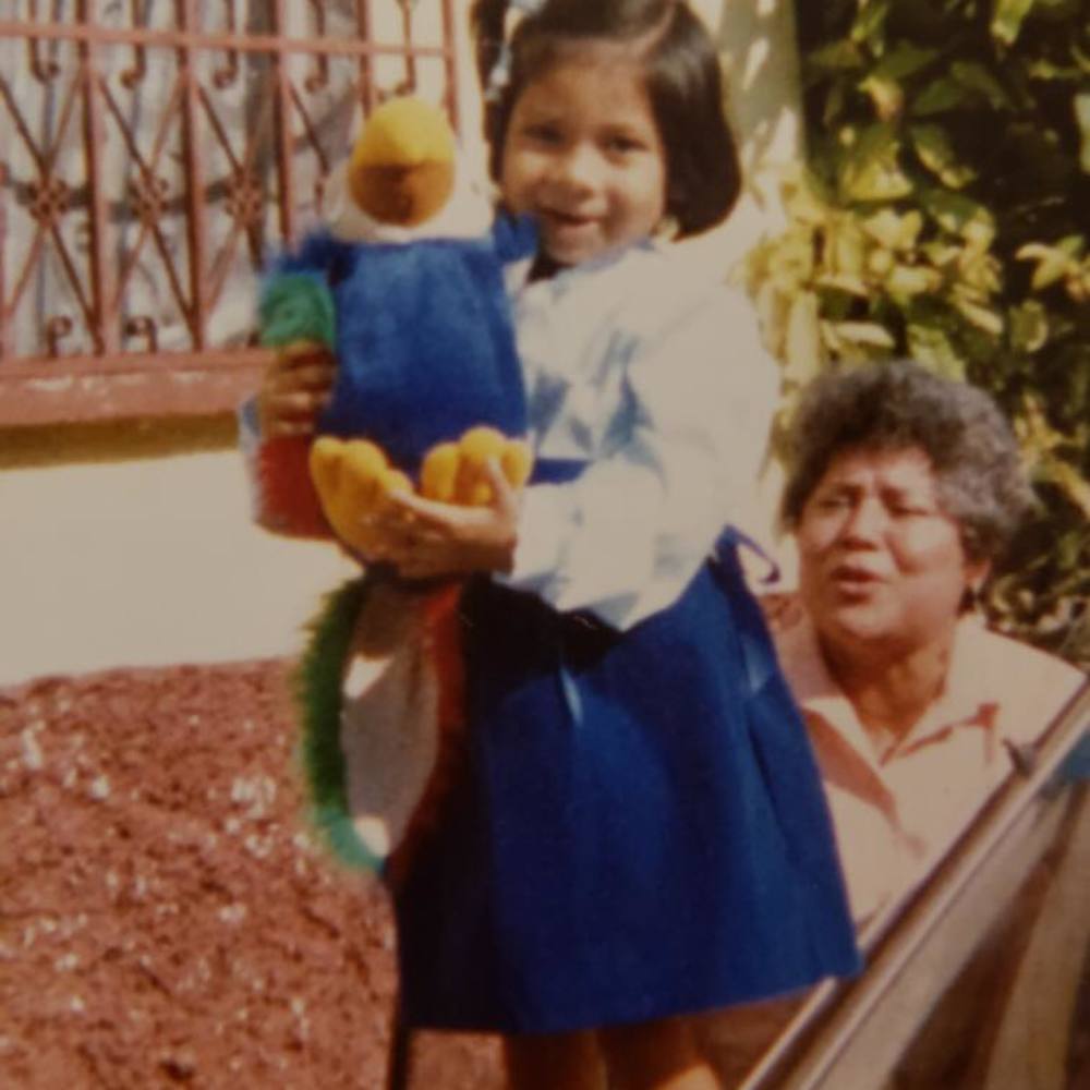 Meet your Posher, Paola